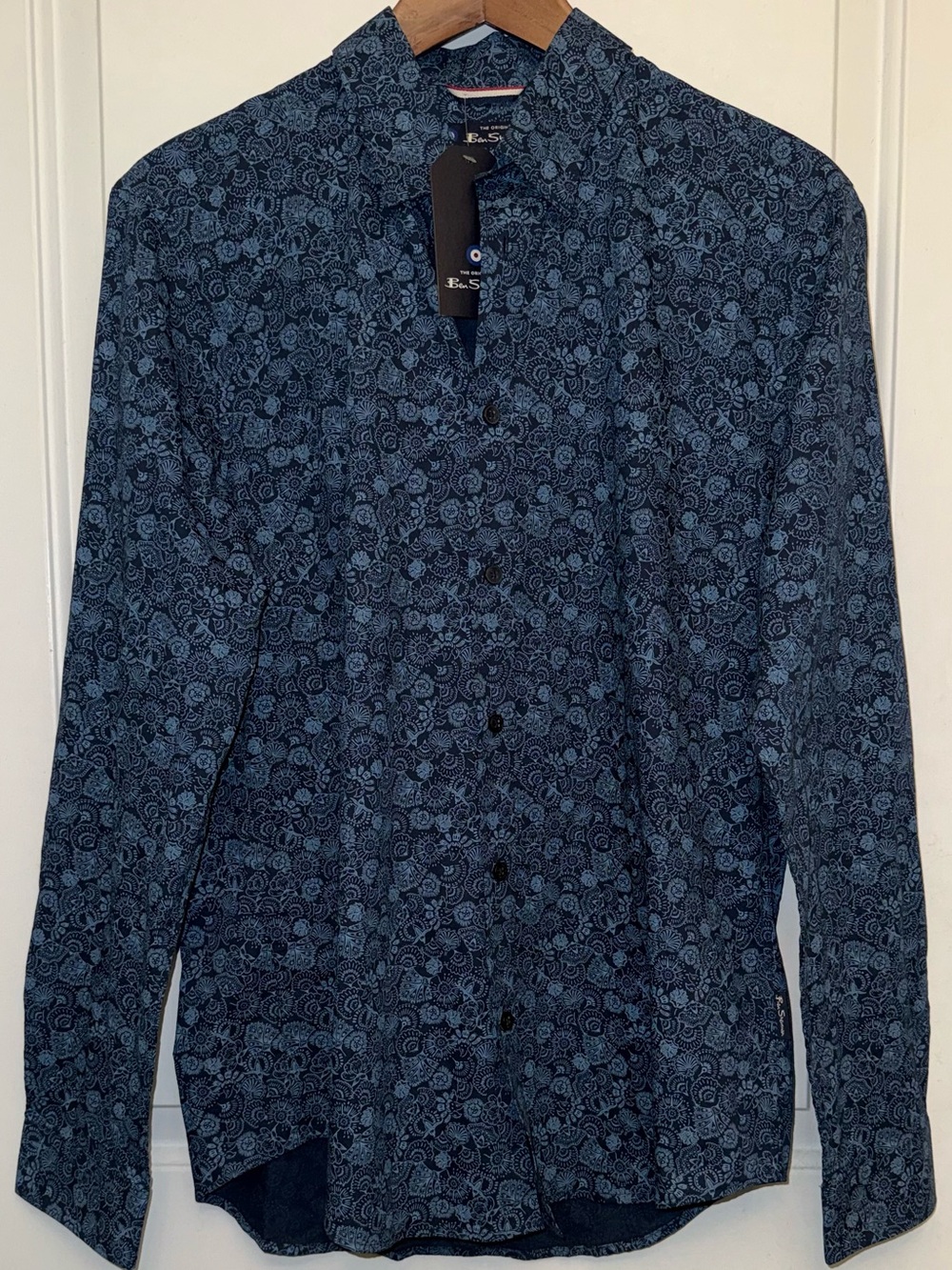 Ben Sherman NWT British Mono Floral Print Long-Sleeve Shirt in Dark Navy
